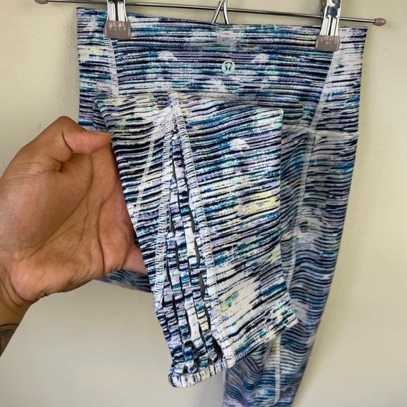 Lululemon True Self Crop II Blurry Belle Multi - Picture 11 of 12